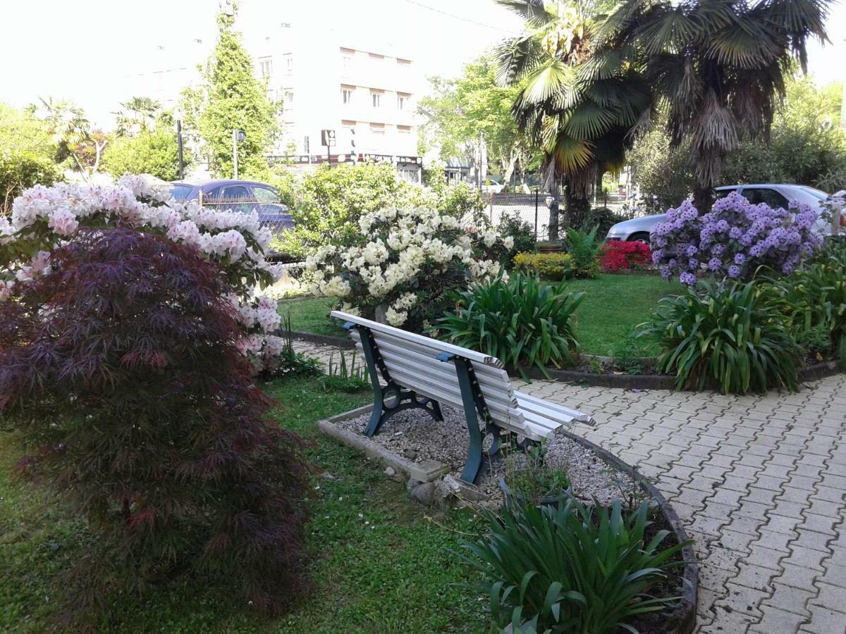 Appartement Les Floralies à Pau Extérieur photo